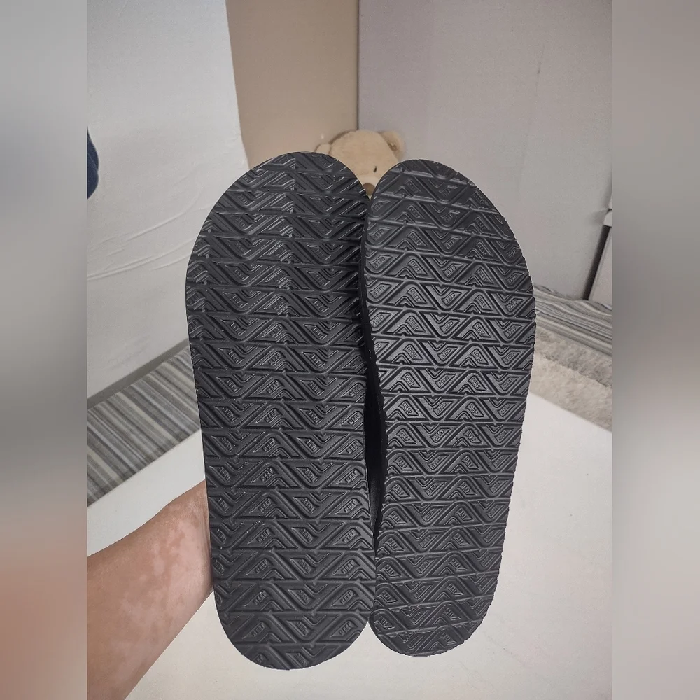 Reef Charcoal Flip Flops - Picture 4 of 4